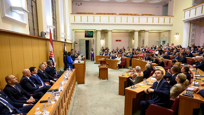 Croatian parliament votes confidence in new government